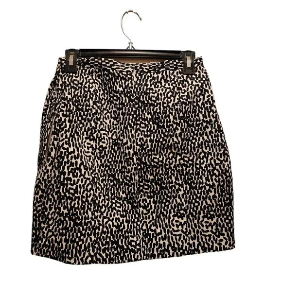 NWOT Diane von Furstenberg White Black Geometric Print Clyde Mini Skirt Size 4 - Picture 6 of 12